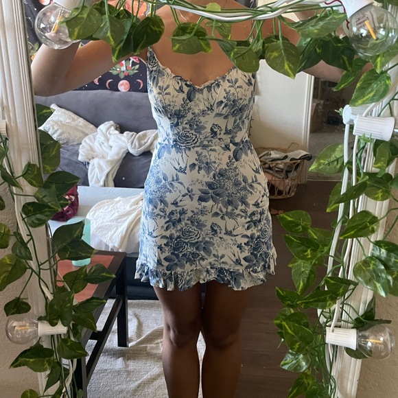 Reformation Esther Dress - Picture 1 of 4